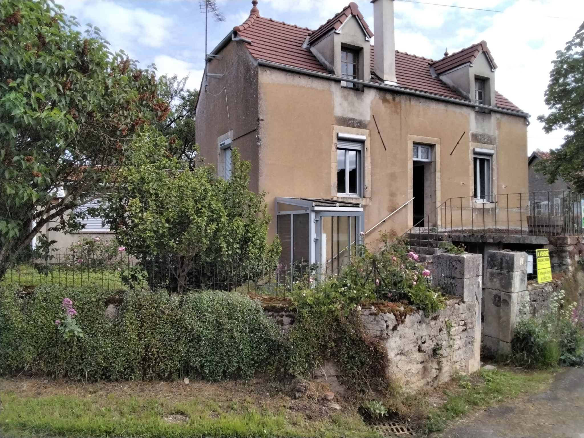 MAISON A RENOVER - 75 M2 - ATHIE